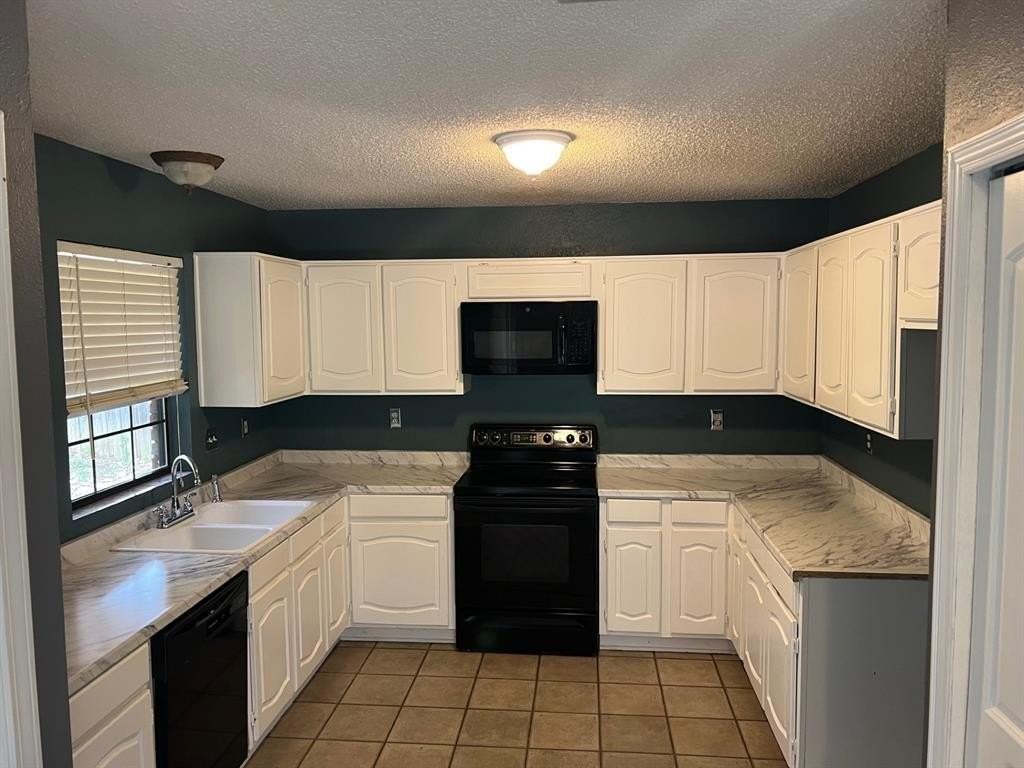 3028 Matterhorn Dr - Photo 5 of 12