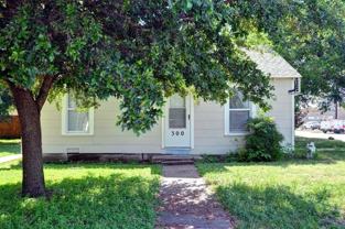 300 Meadow Park Dr - Photo 1 of 1