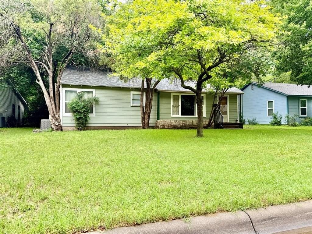 1009 Denton St - Photo 3 of 26