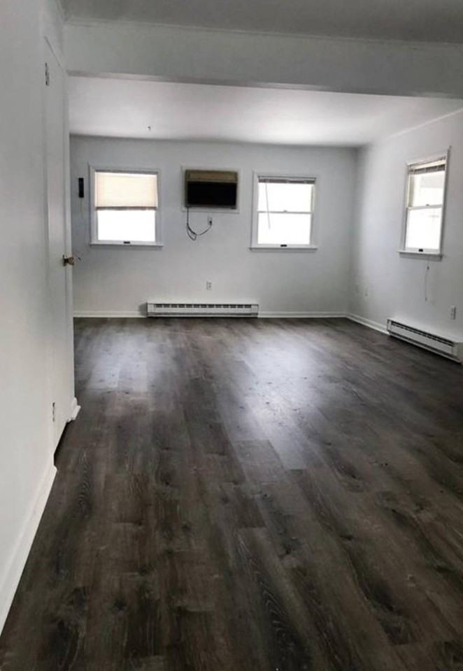 24 Jefferson Ave - Photo 3 of 11