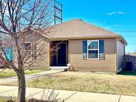 featured image of 2830 S Pearl Ave