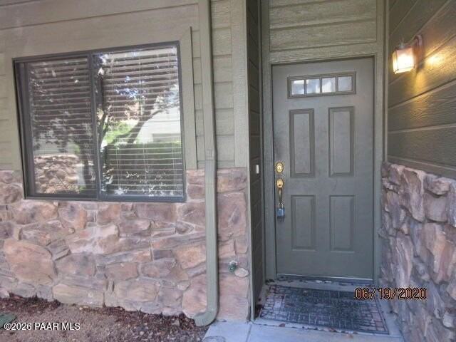 1137 Hughes St - Photo 3 of 15