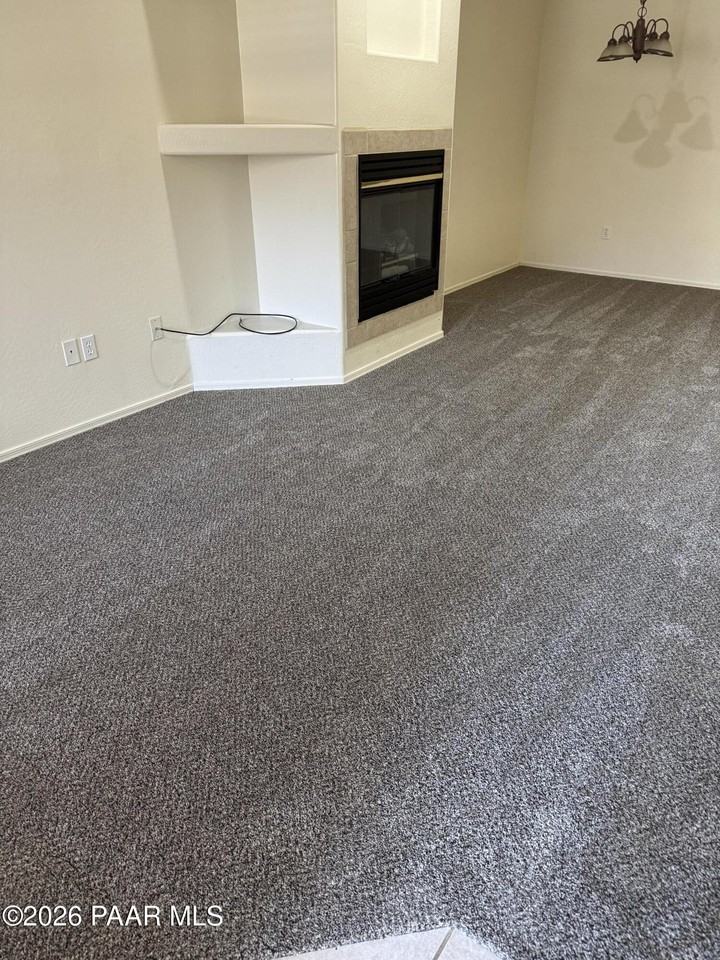 1137 Hughes St - Photo 4 of 15