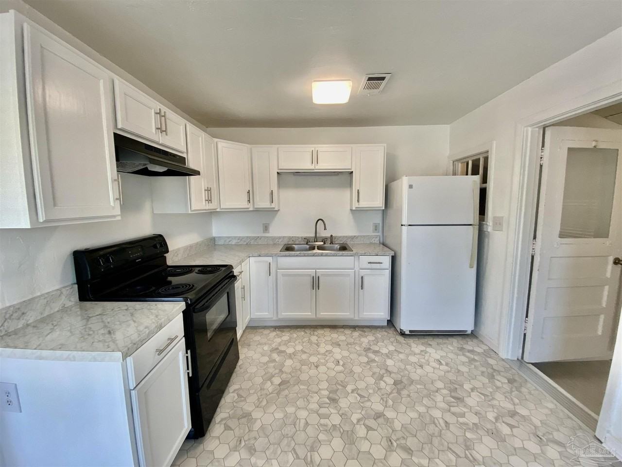 1600 W Romana St - Photo 2 of 16