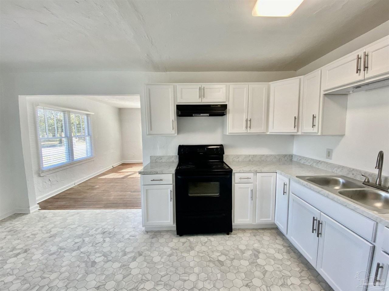 1600 W Romana St - Photo 4 of 16