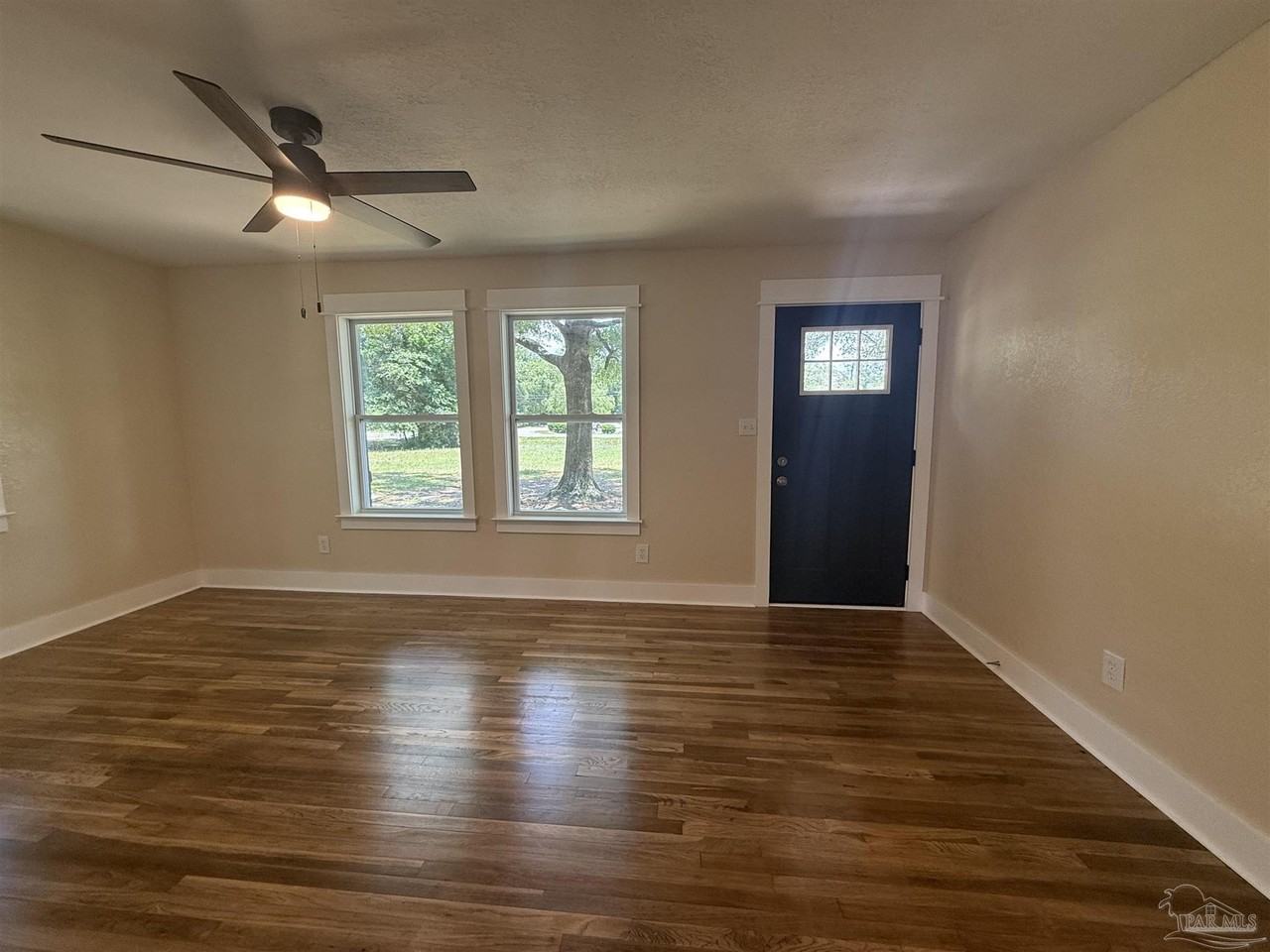 5837 Berryhill Rd - Photo 3 of 25