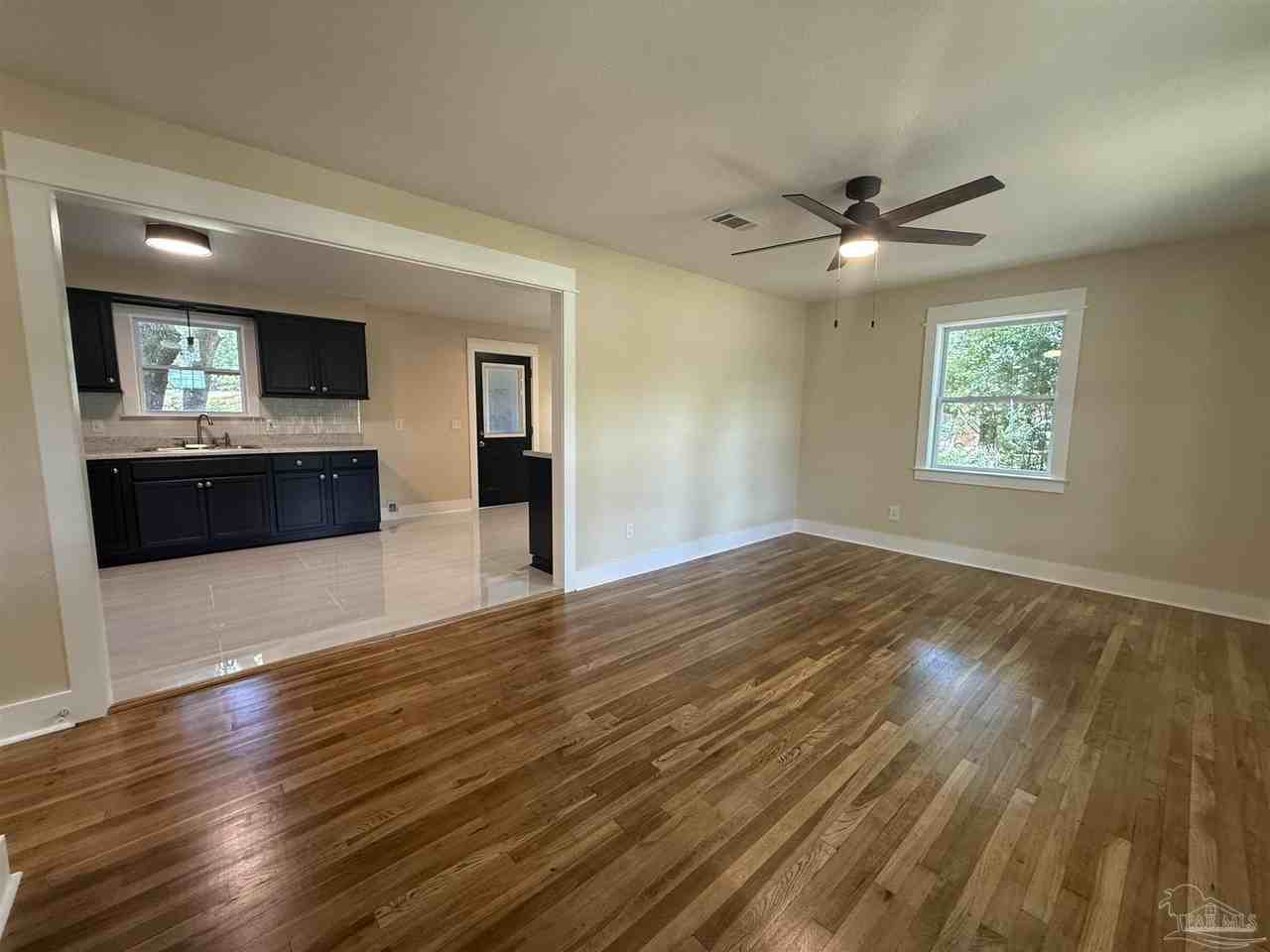5837 Berryhill Rd - Photo 5 of 25