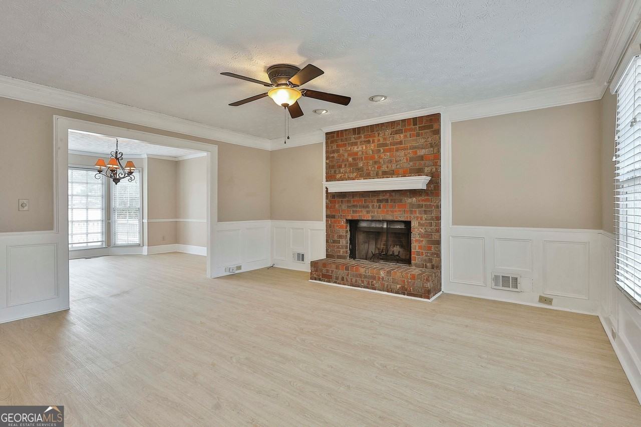 544 Sullivan Rd - Photo 6 of 31