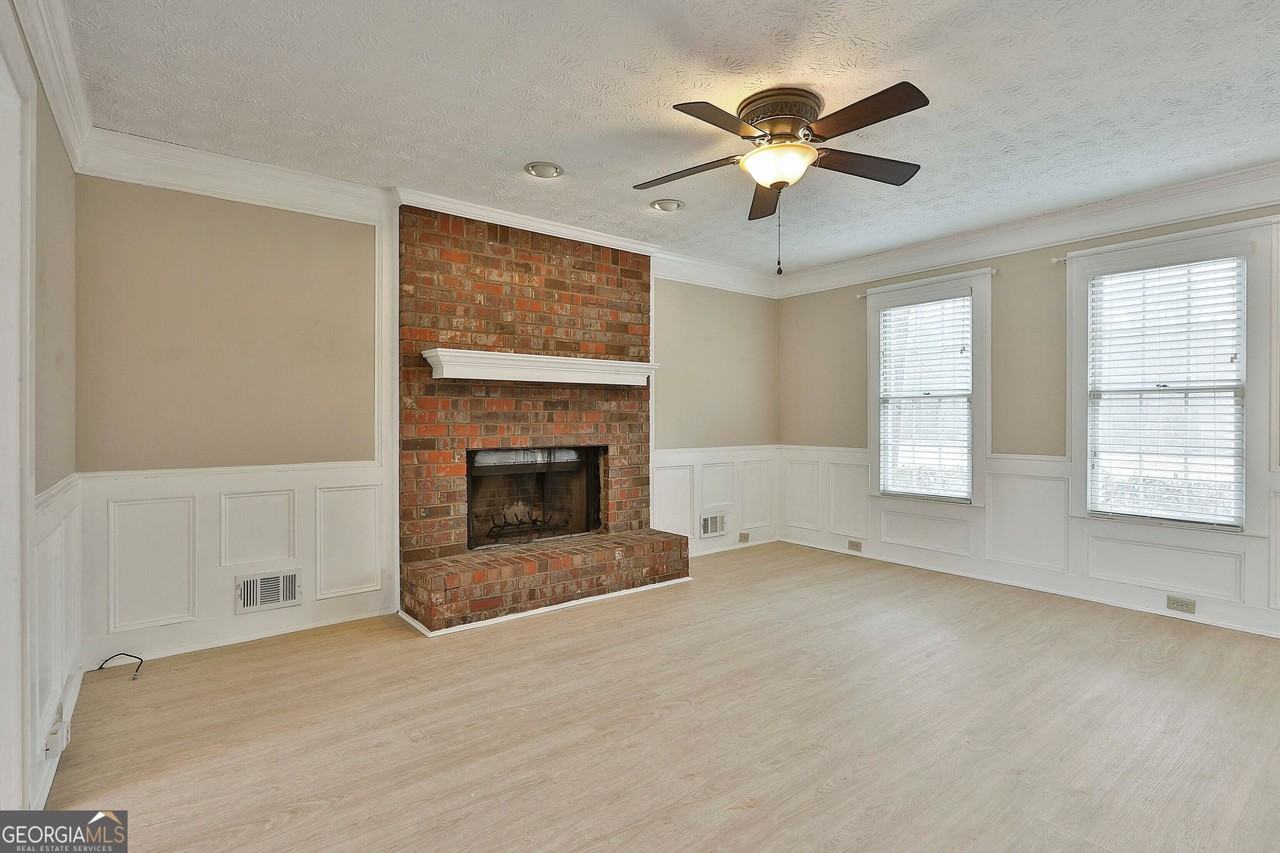 544 Sullivan Rd - Photo 7 of 31