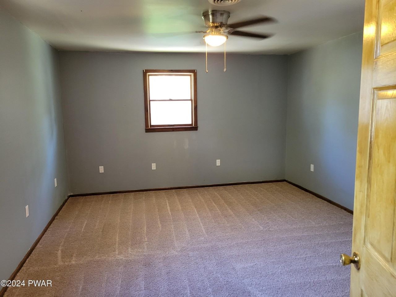 18 Parish Ct - Photo 7 of 15