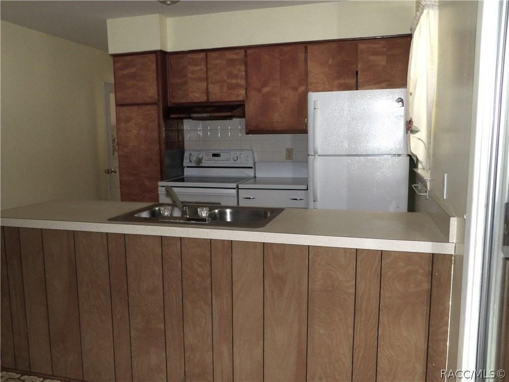 9381 S Istachatta Rd - Photo 2 of 12