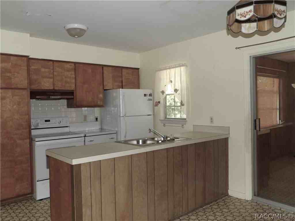 9381 S Istachatta Rd - Photo 3 of 12