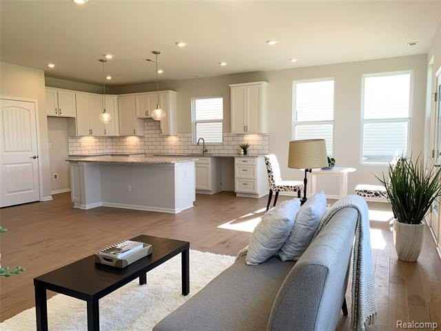50263 Fowler Rd - Photo 4 of 14
