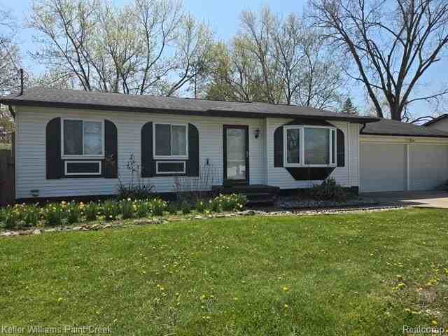 2340 Morton Ave - Photo 2 of 33