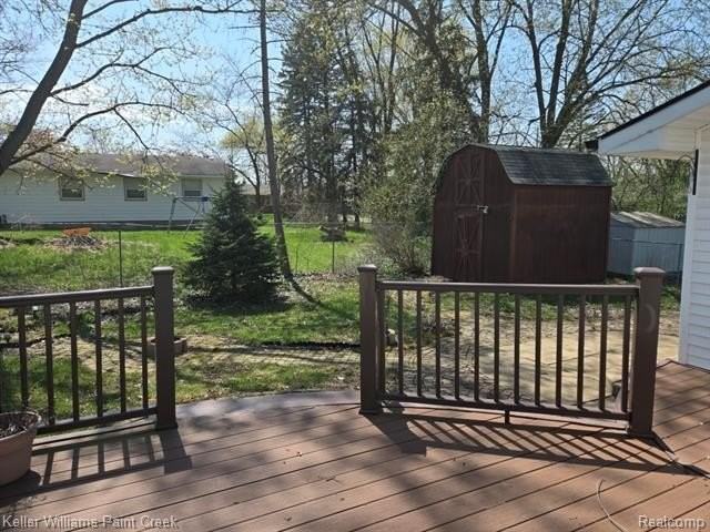 2340 Morton Ave - Photo 6 of 33