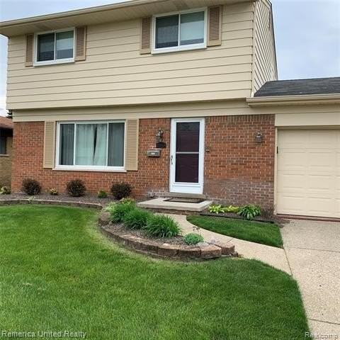 38023 Ross St - Photo 2 of 12