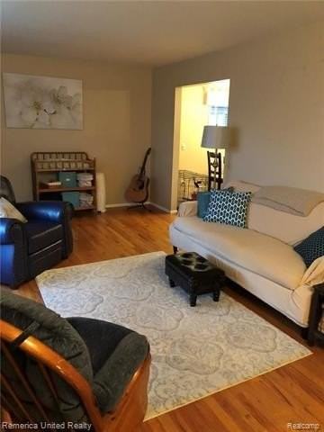 38023 Ross St - Photo 5 of 12