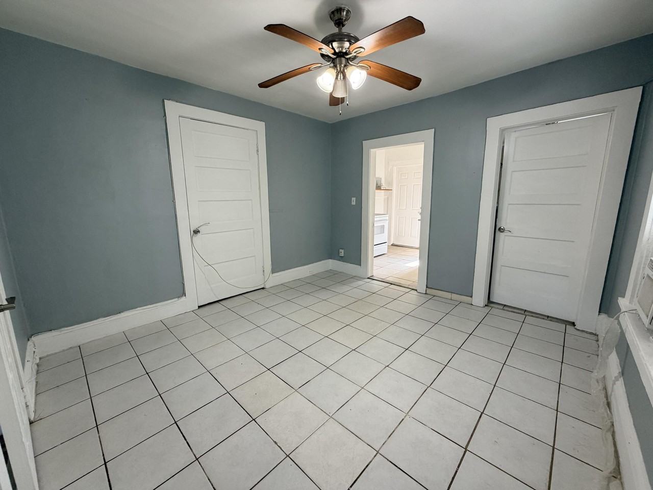 216 S 16th Ave #6 - Photo 5 of 9