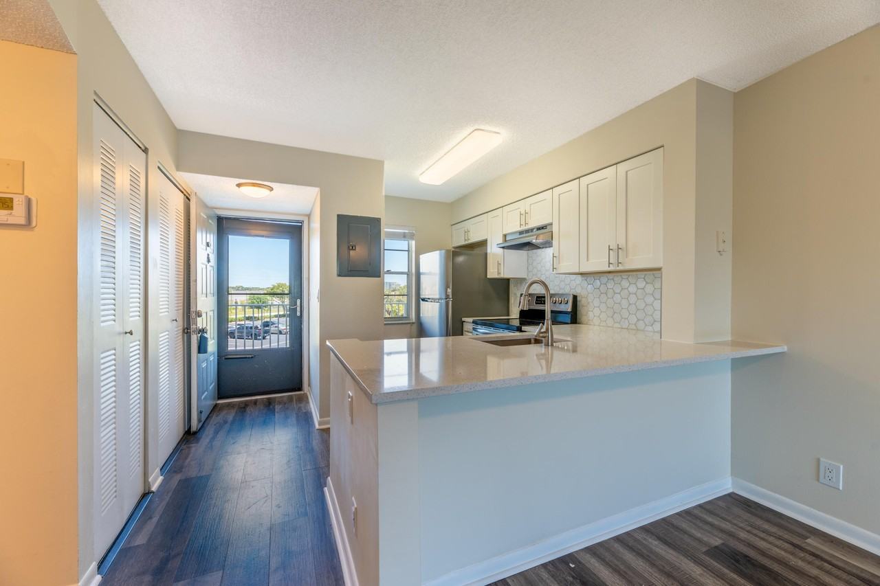 2226 N Cypress Bend Dr #308 - Photo 5 of 43