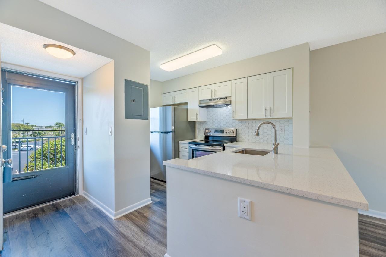 2226 N Cypress Bend Dr #308 - Photo 7 of 43