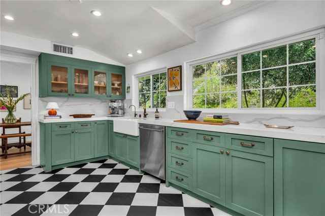 17152 Escalon Dr - Photo 3 of 8