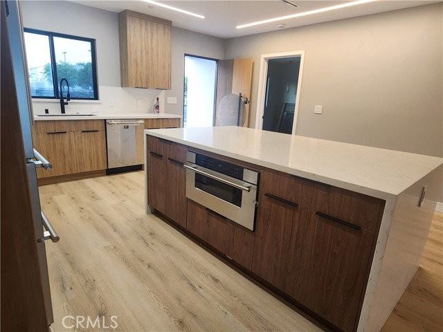 20522 Sherman Way - Photo 6 of 8