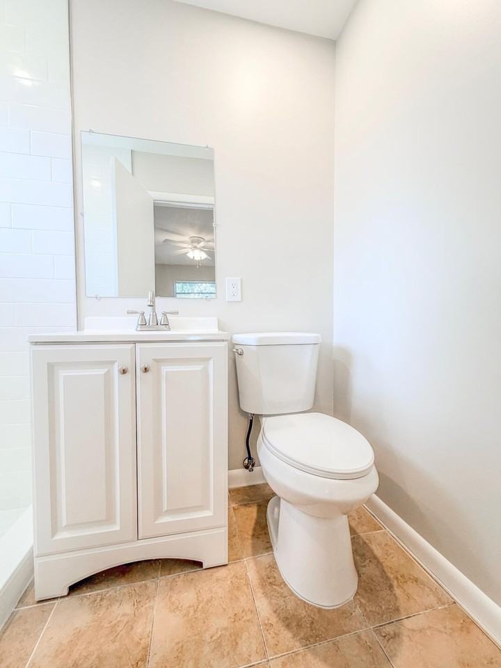 1101 Ne 23rd Ter #4 - Photo 7 of 14