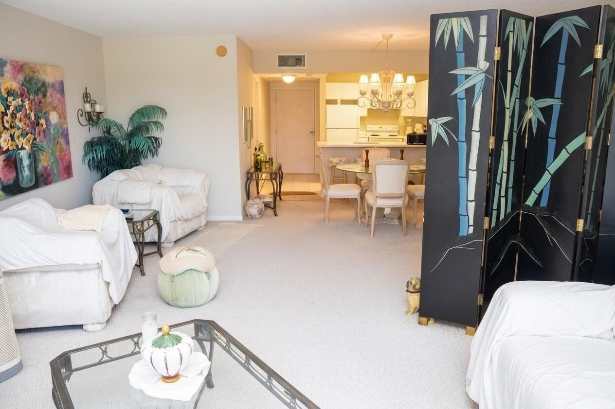 2301 Collins Ave #336 - Photo 3 of 10