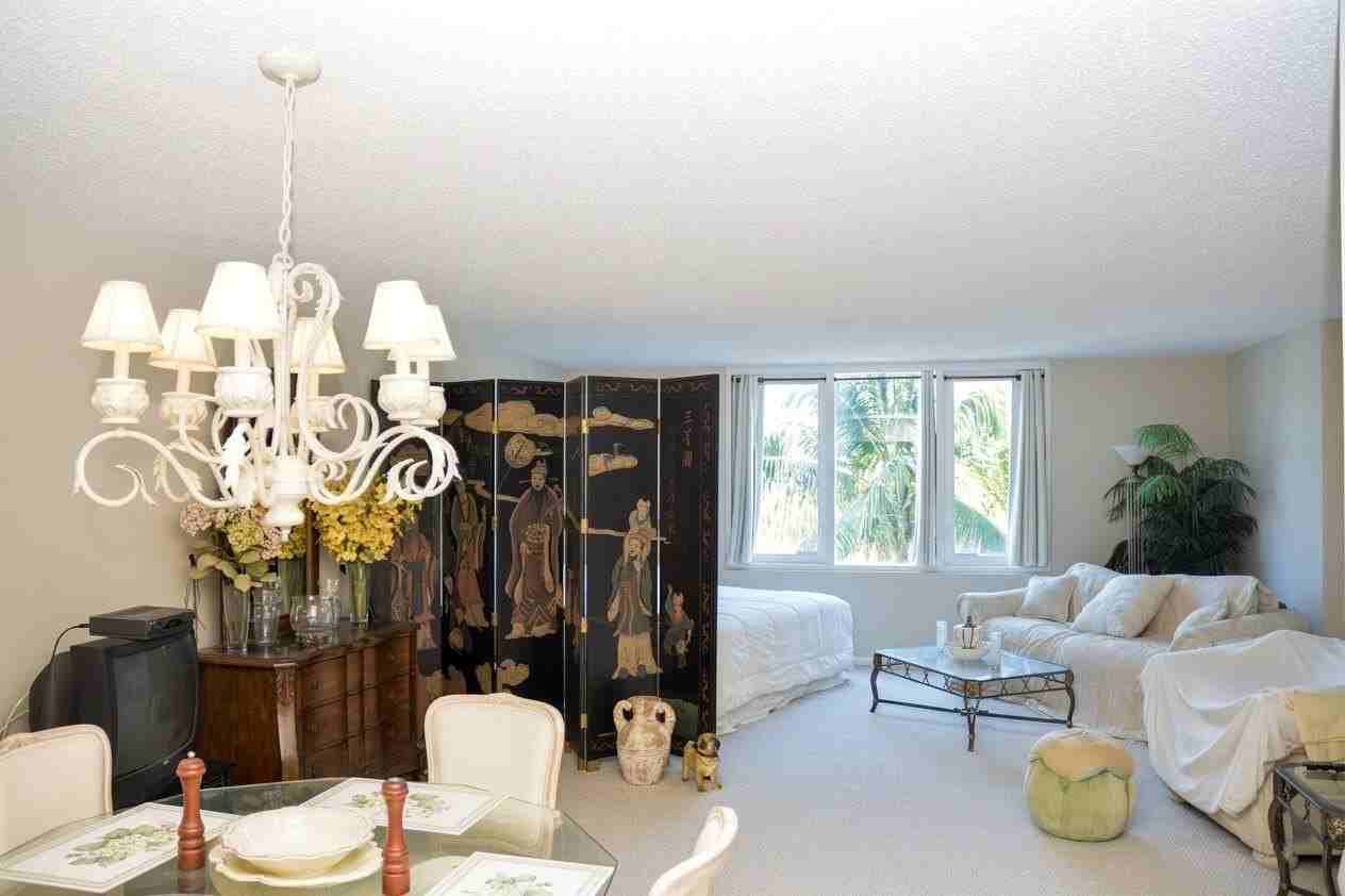2301 Collins Ave #336 - Photo 4 of 10