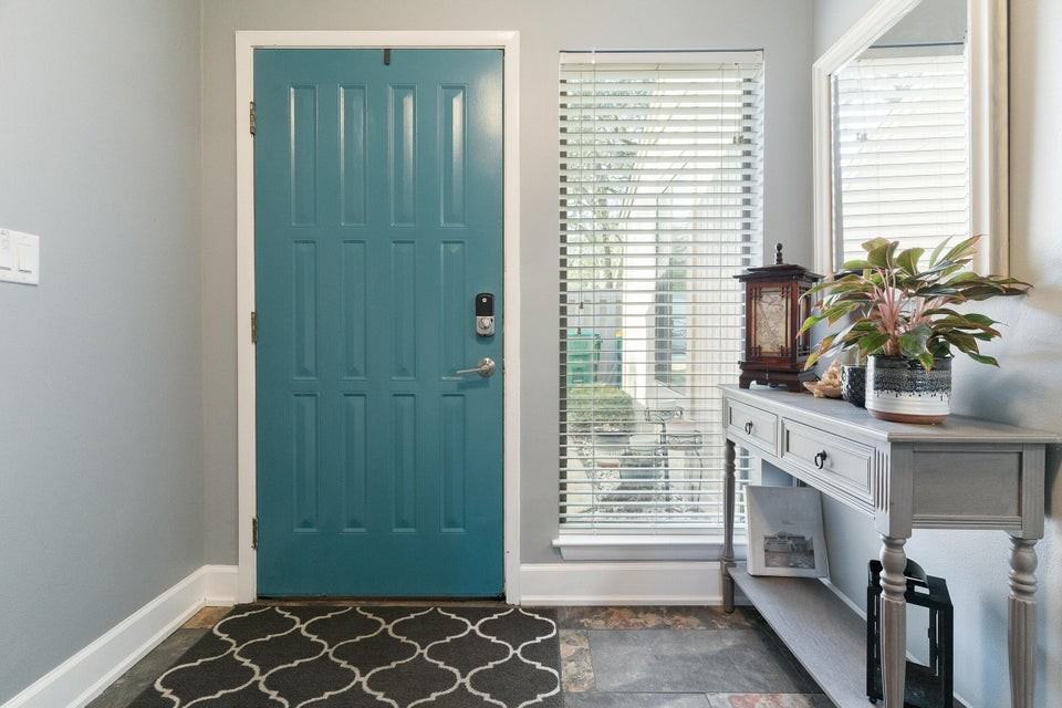 800 Bay Dr #10 - Photo 5 of 45