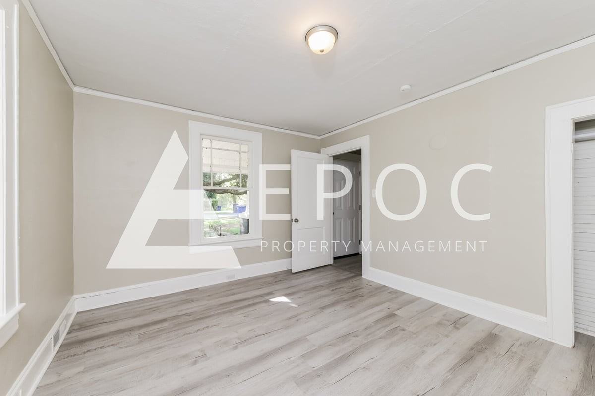 1231 Winfield Dr - Photo 2 of 13