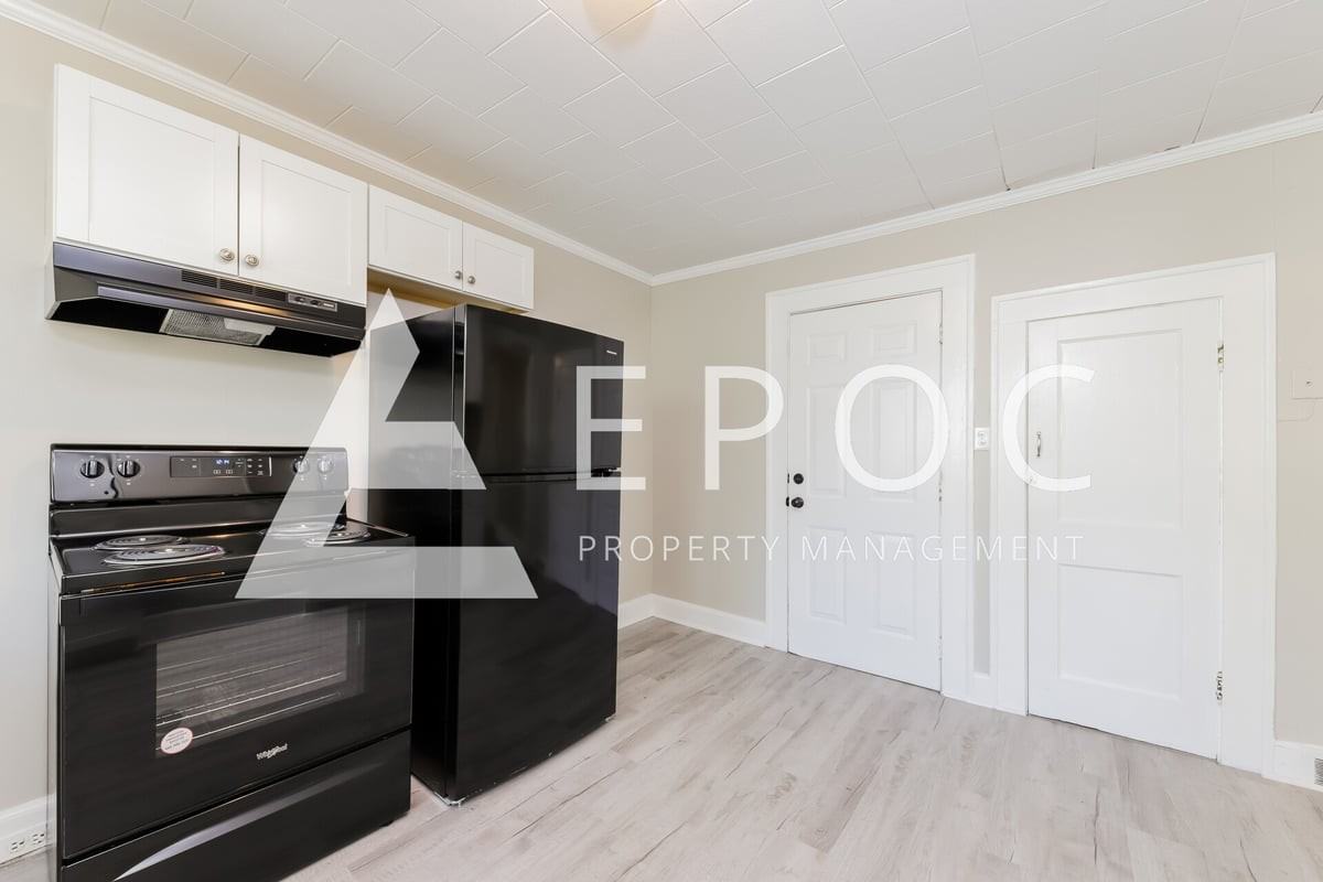 1231 Winfield Dr - Photo 5 of 13