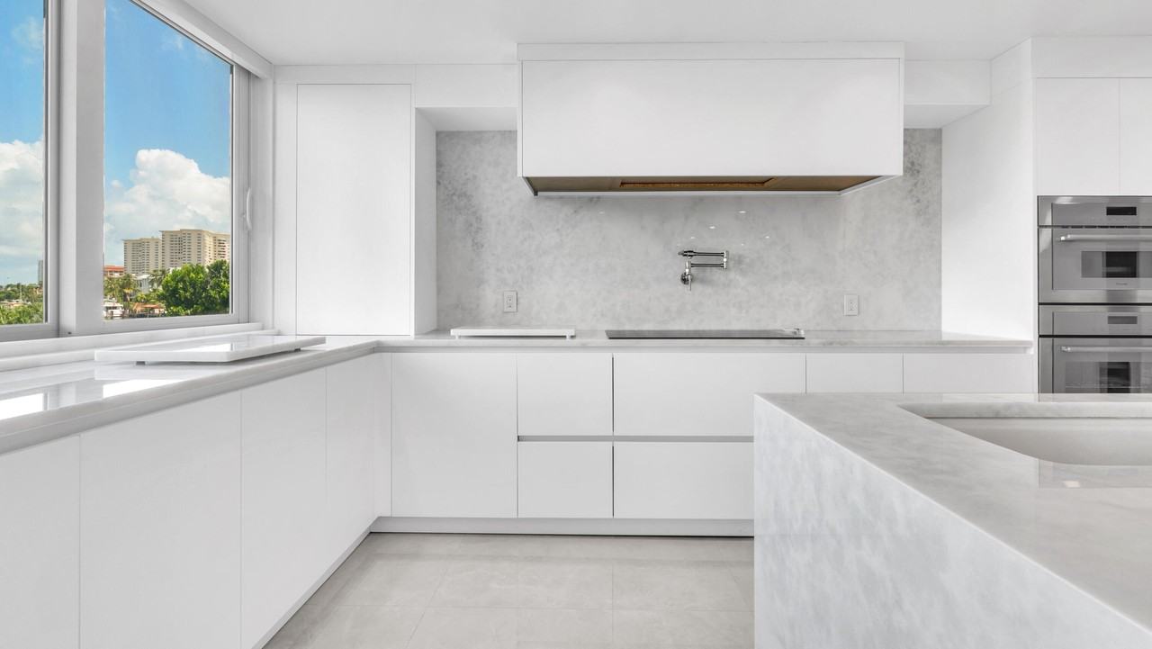 901 E Camino Real - Photo 4 of 50