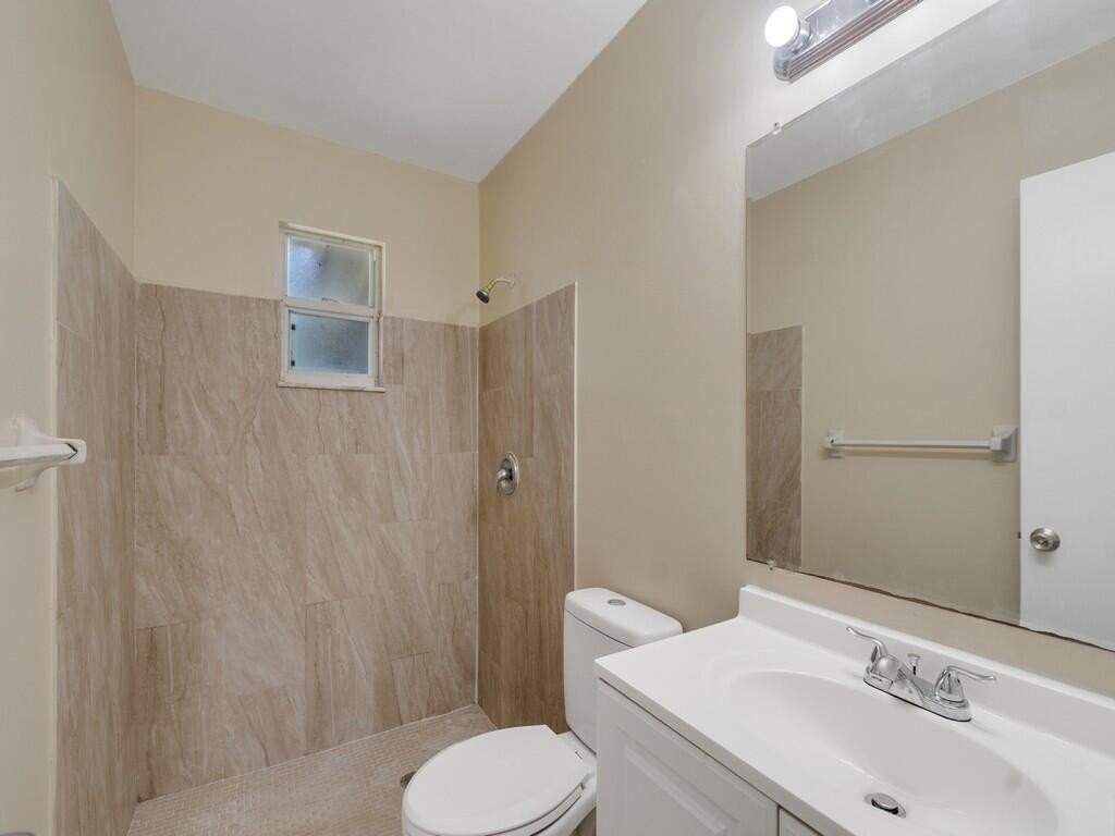 205 Sw Voltair Ter - Photo 6 of 35