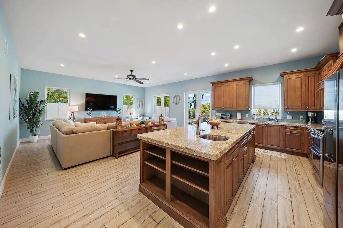 500 Sunrise Way - Photo 5 of 36