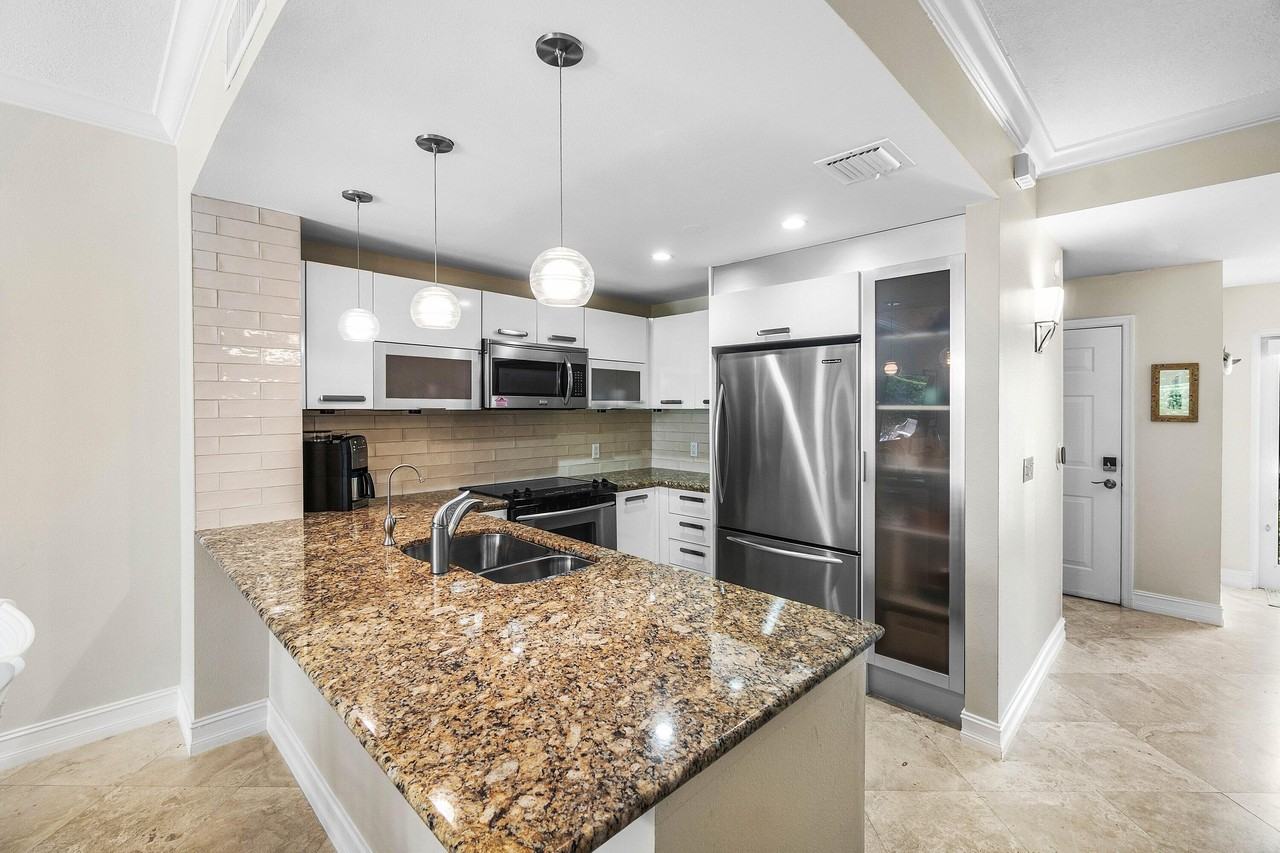 3604 S Ocean Blvd #105 - Photo 7 of 46