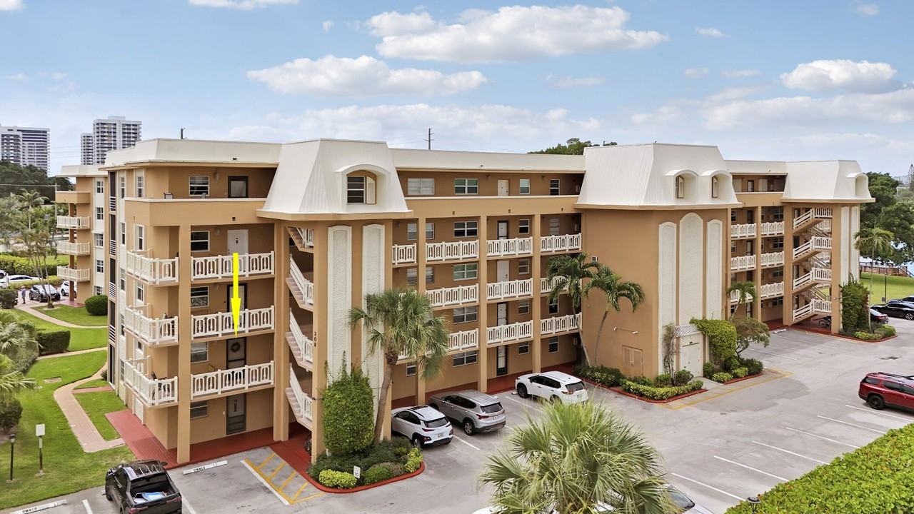 308 Golfview Rd #201