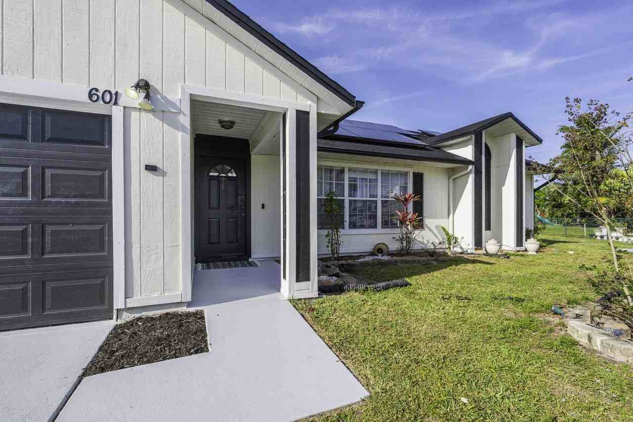 601 Sw Icon Ave - Photo 5 of 27