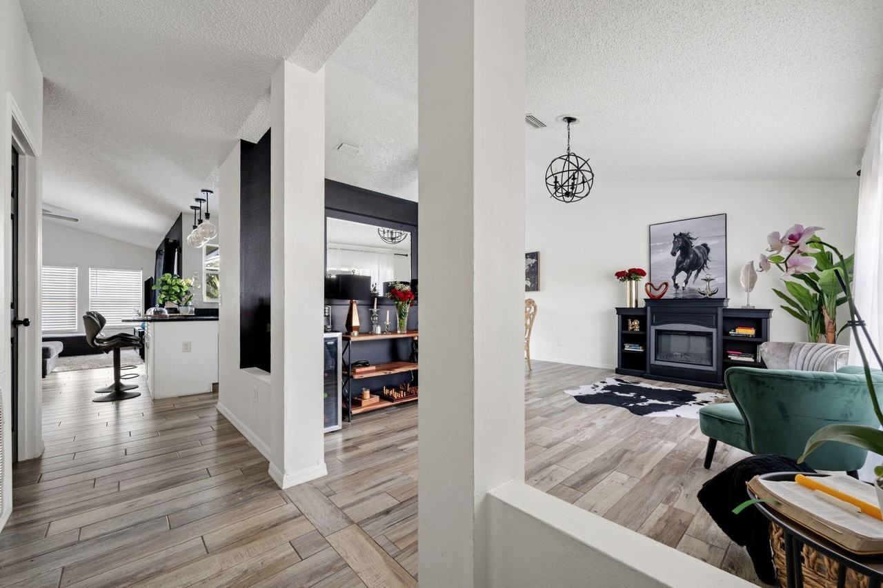 601 Sw Icon Ave - Photo 6 of 27