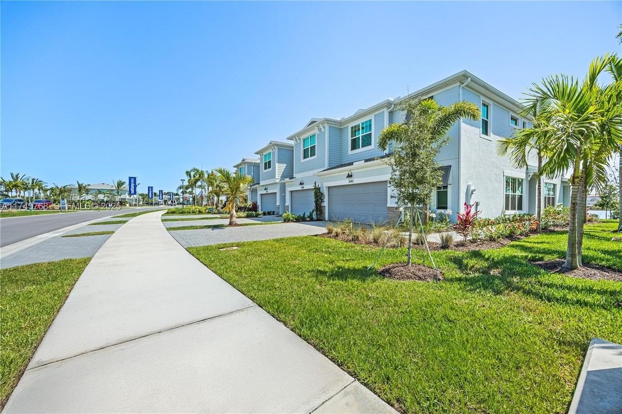 3542 Nw Solange Ct - Photo 4 of 45