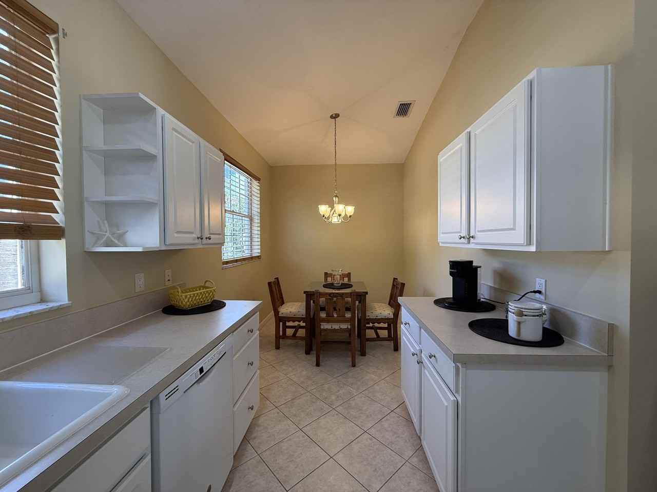 8408 Mulligan Cir - Photo 6 of 20