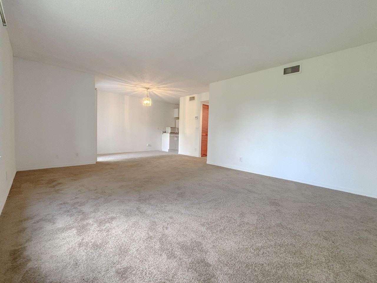 9013 Nw 38th Dr #106 - Photo 4 of 17