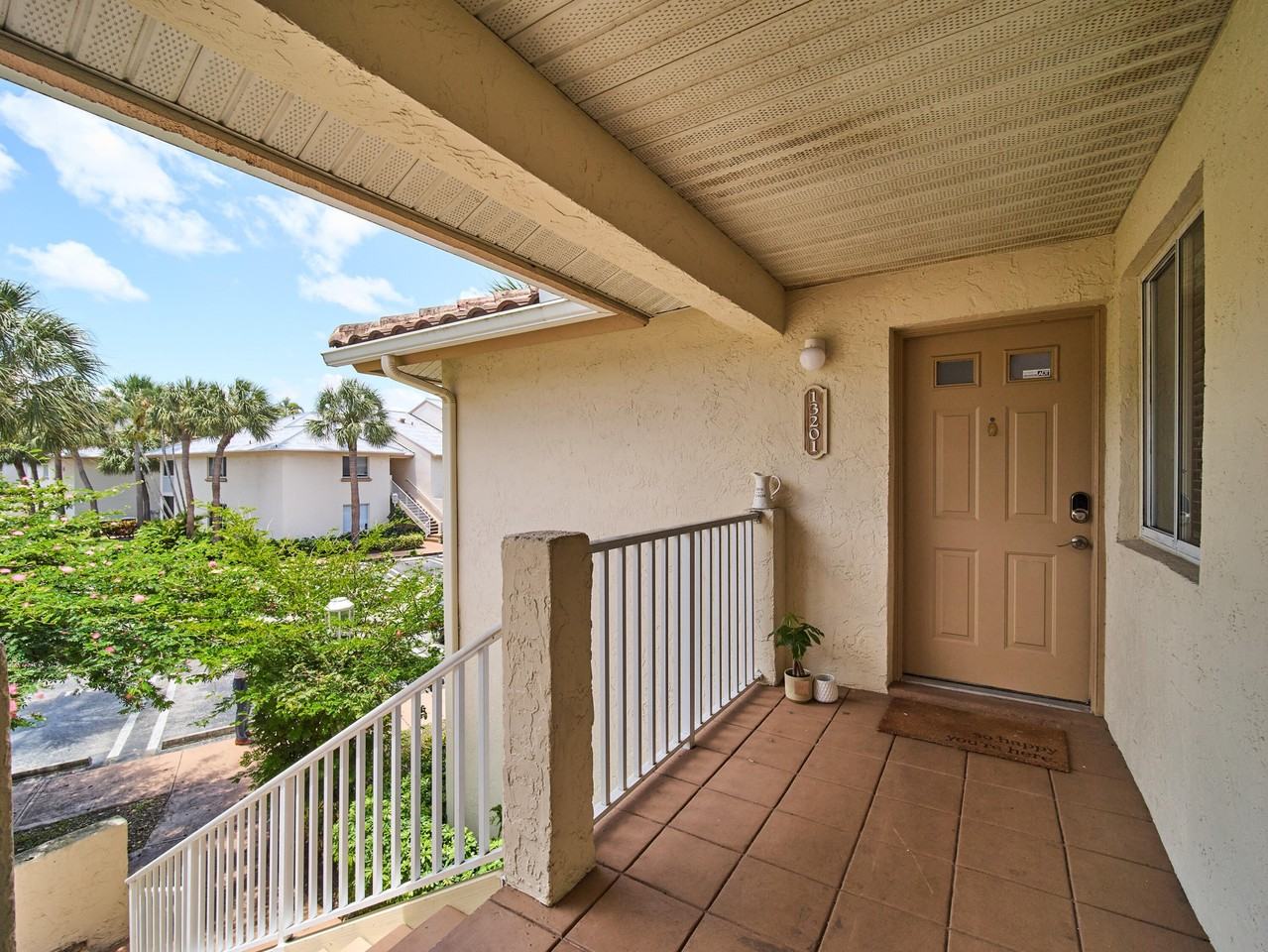 13201 Glenmoor Dr - Photo 4 of 36