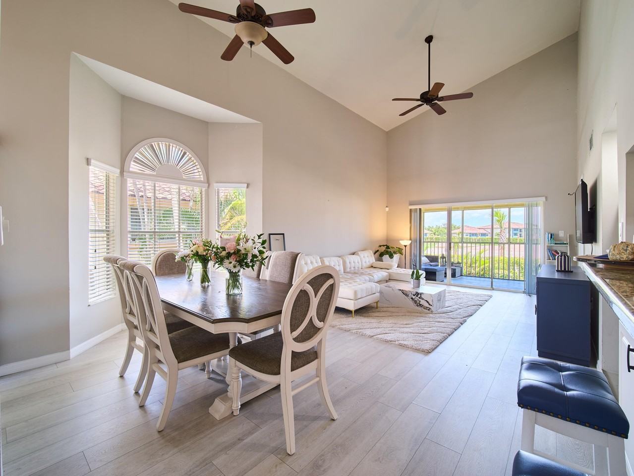 13201 Glenmoor Dr - Photo 5 of 36