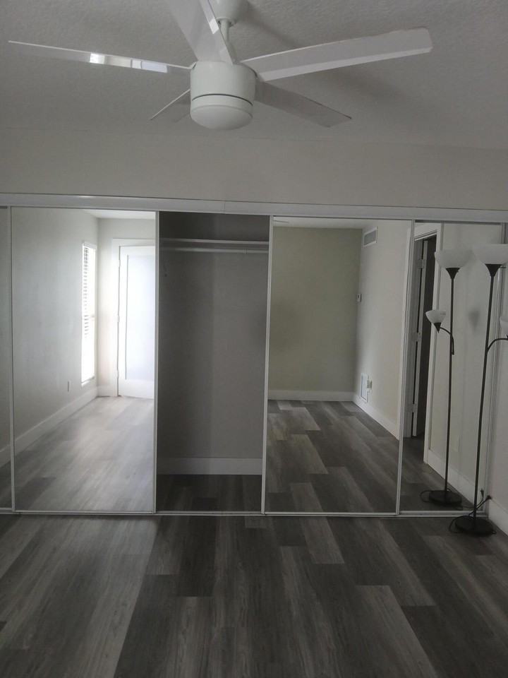 641 Executive Center Dr #P206 - Photo 5 of 12