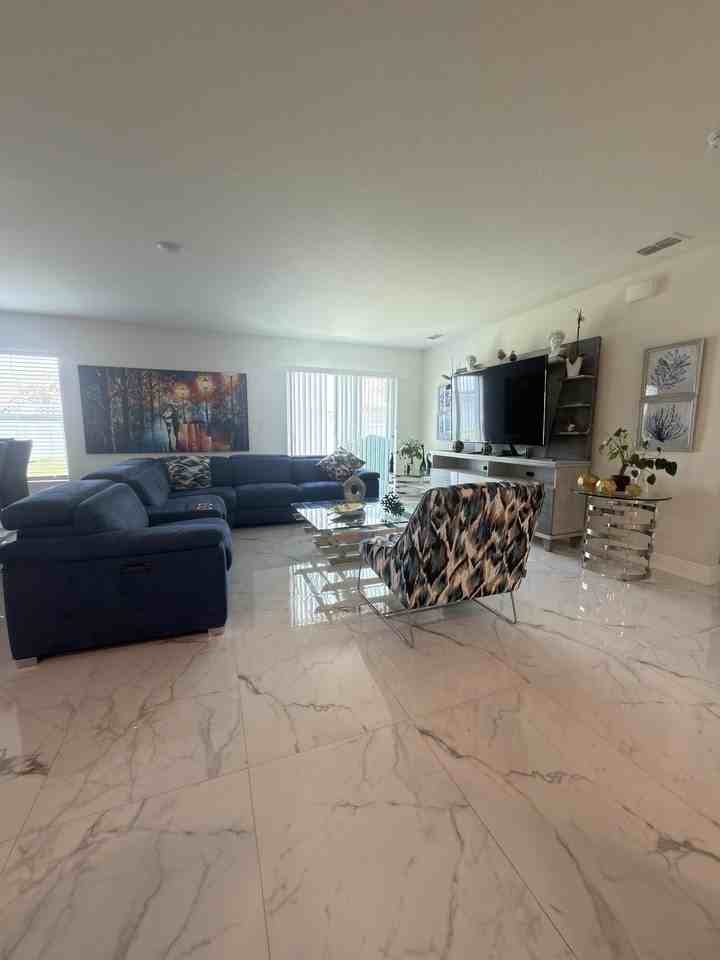 5363 Nw Perez Ct - Photo 4 of 32