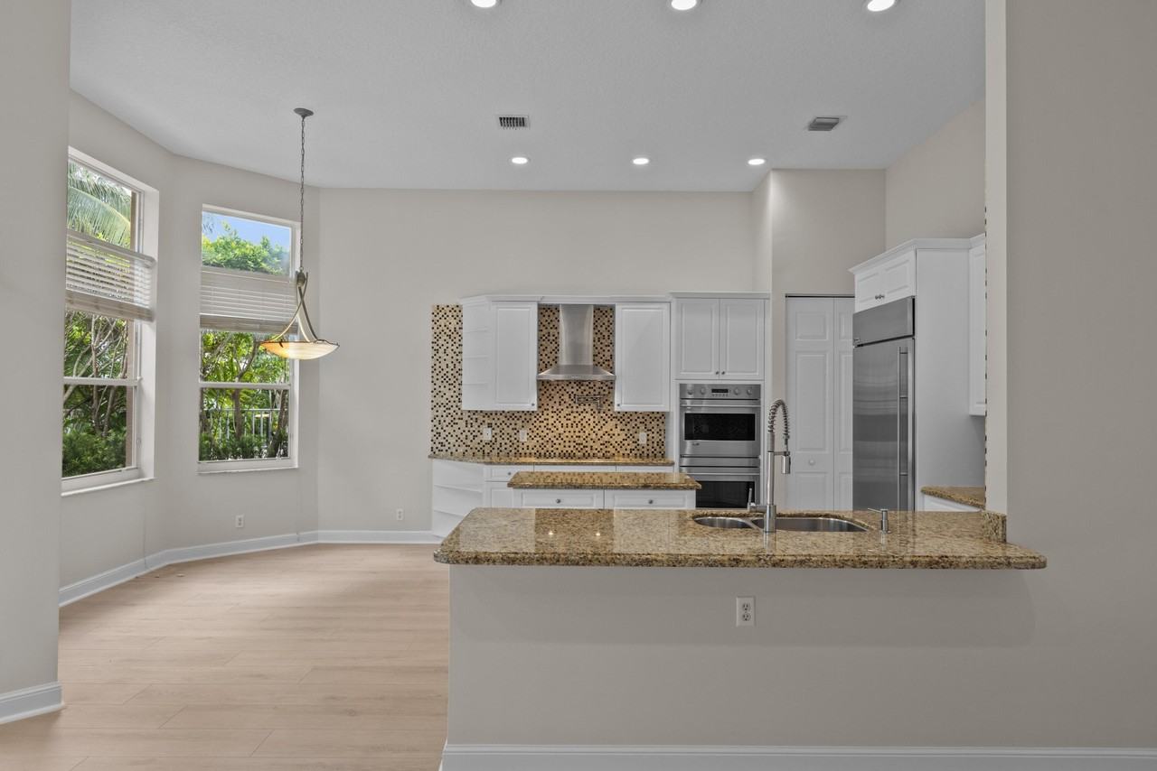 9875 Palma Vista Way - Photo 4 of 32