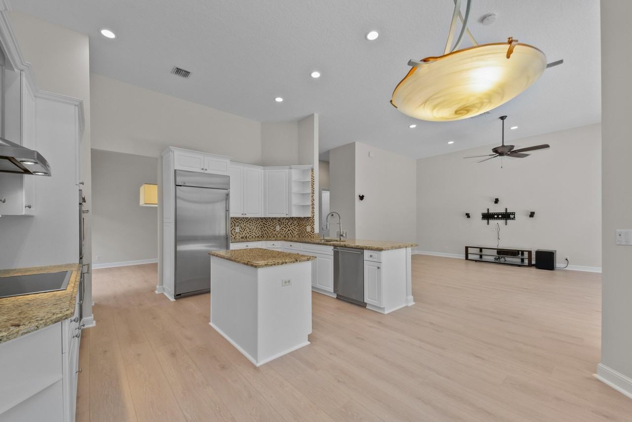 9875 Palma Vista Way - Photo 5 of 32