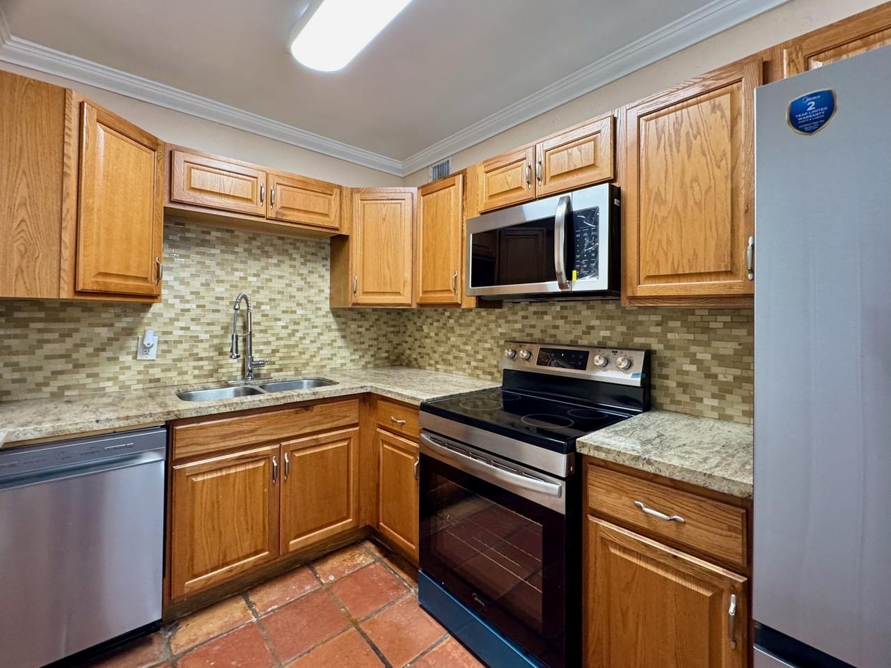 1601 Ne 47th St - Photo 2 of 37