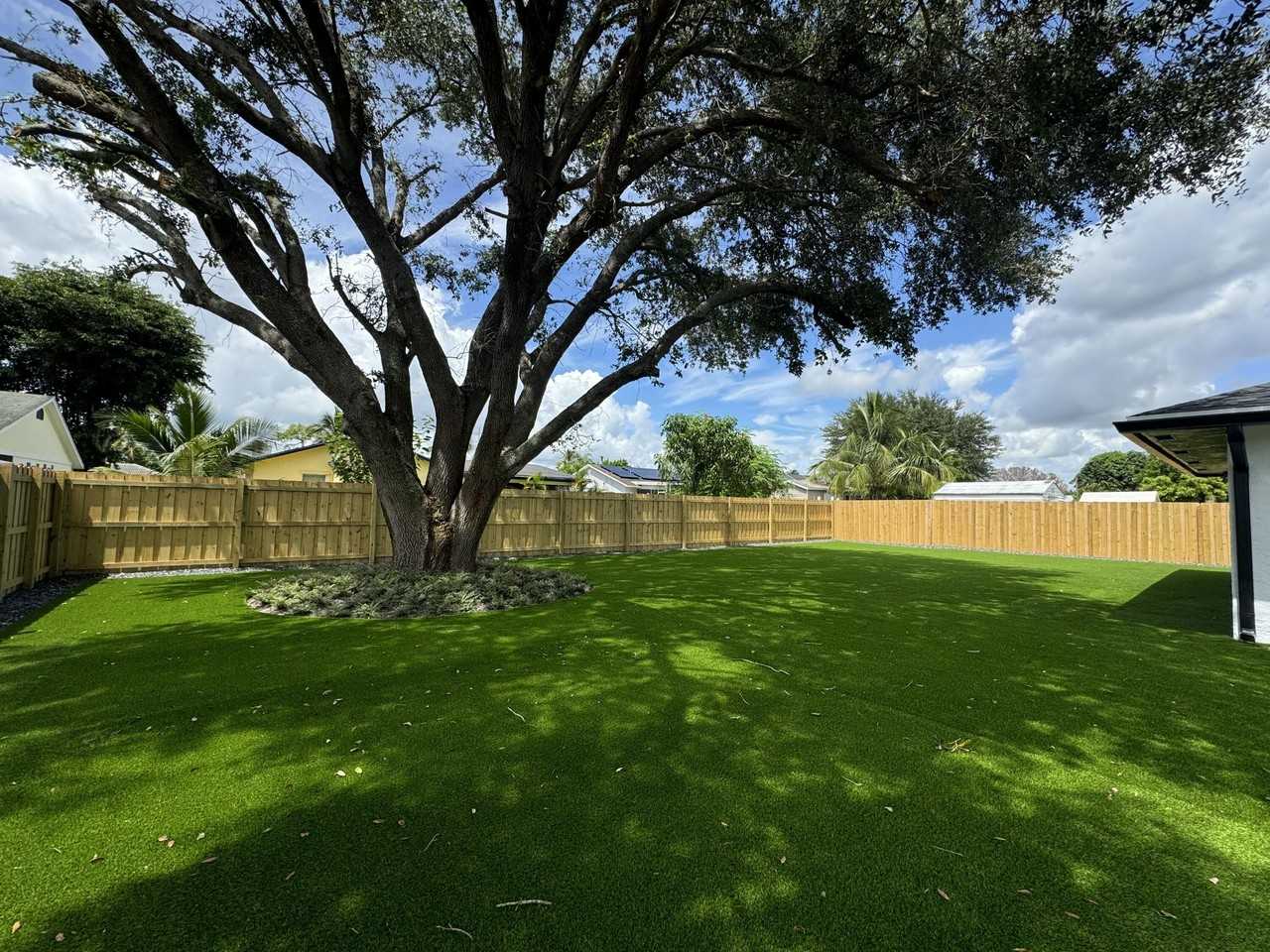 158 Cordoba Cir - Photo 2 of 14